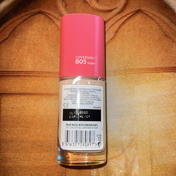 Outlast Extreme Full Coverage Liquid Foundation - Picture 2 of 4